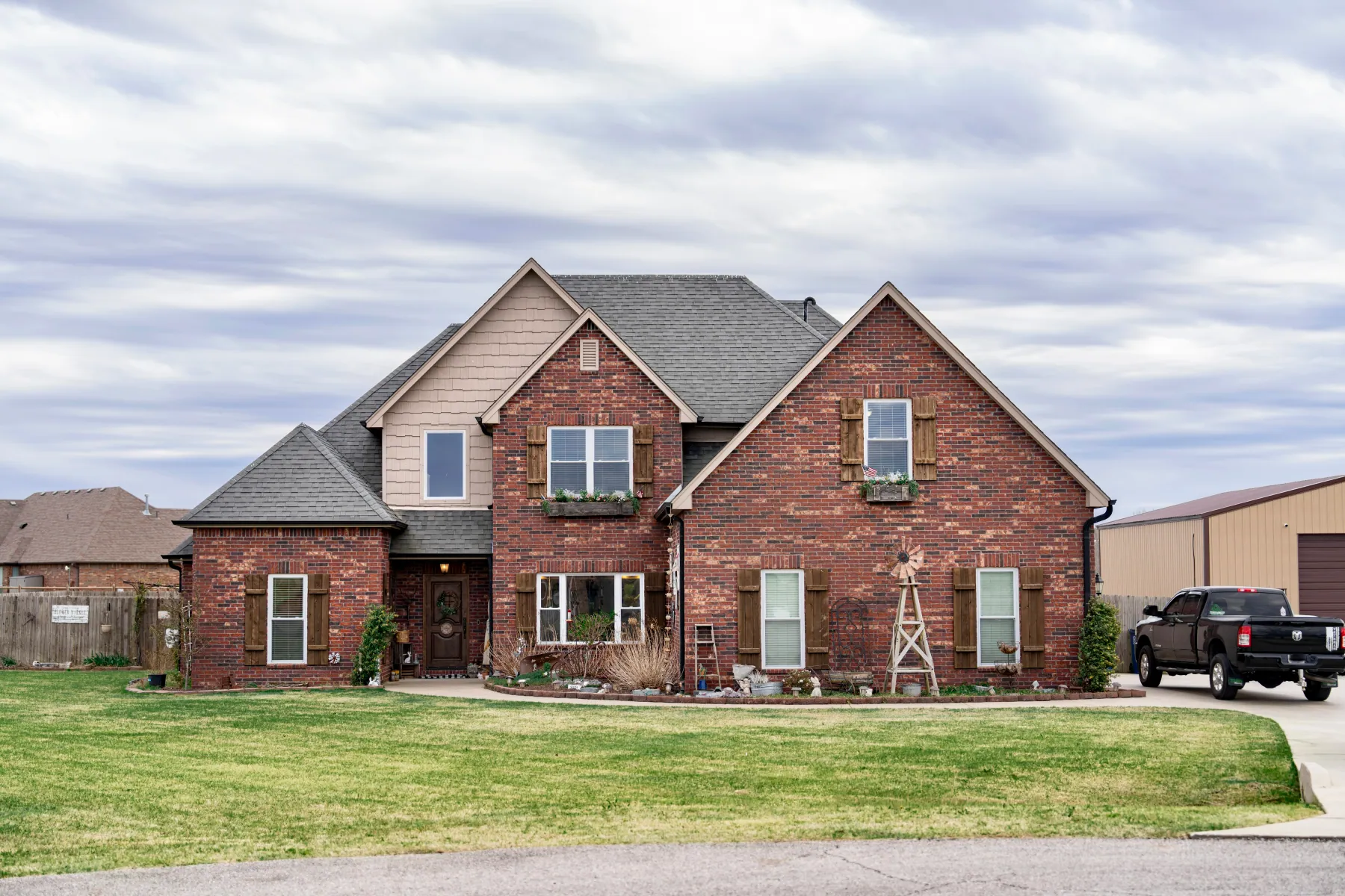 Replacement windows installed on a Tulsa, Oklahoma home by Morgan Windows